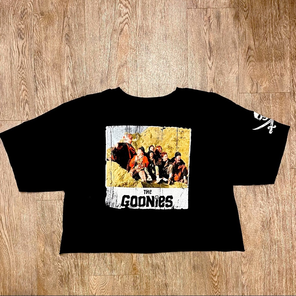 Vintage The Goonies Black Crop Top Short Sleeve Womens Large